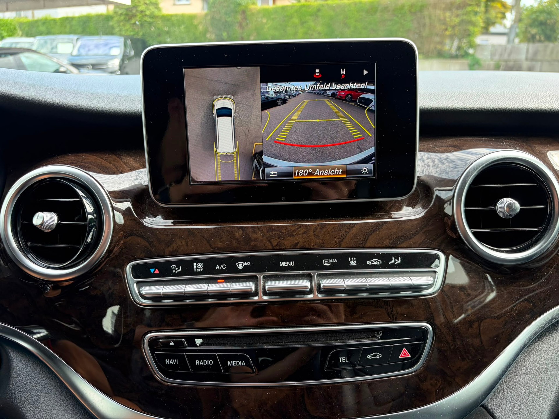 MERCEDES-BENZ V 220 d Avantgarde lang 7G-Tronic-image-11