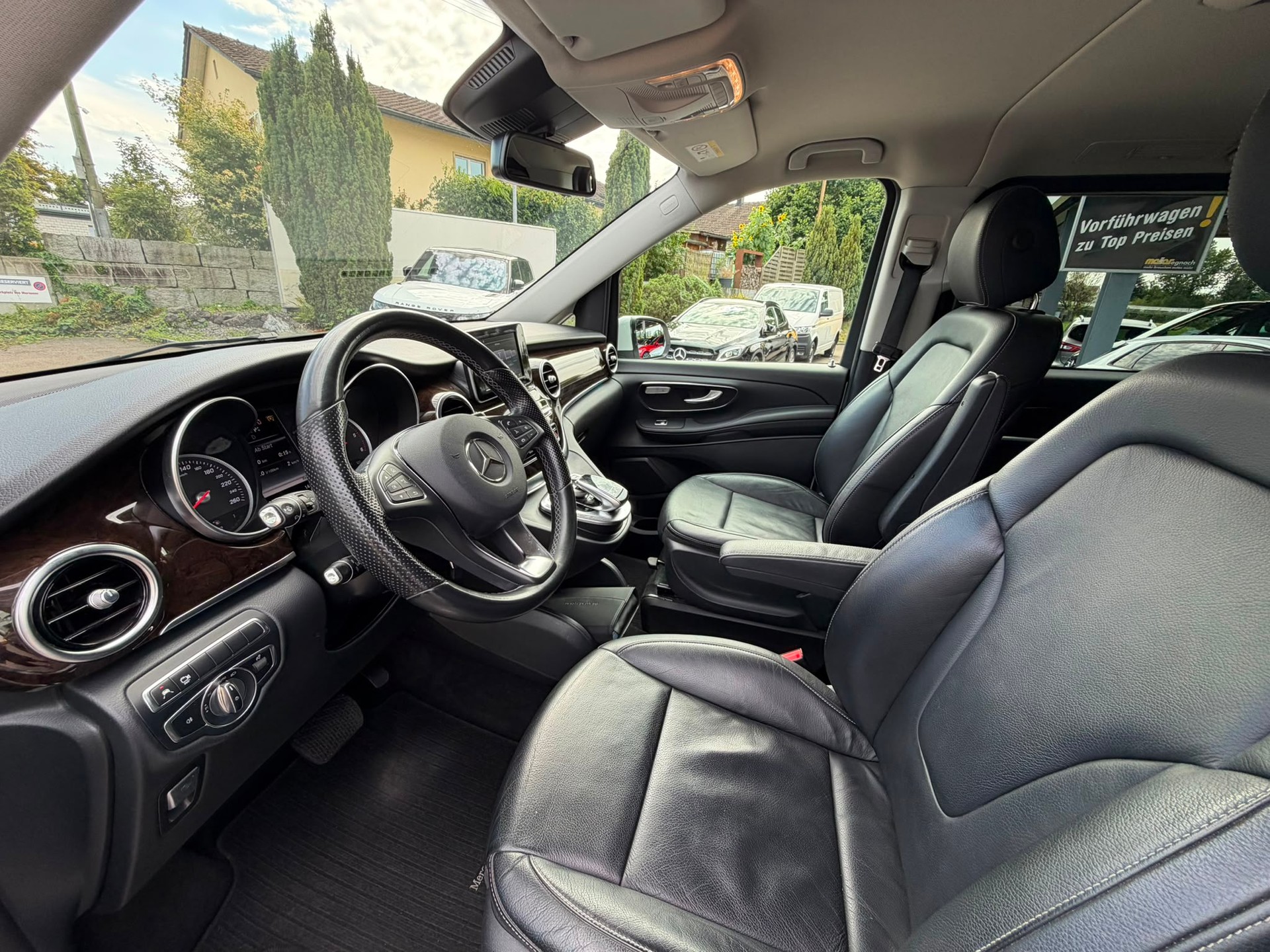 MERCEDES-BENZ V 220 d Avantgarde lang 7G-Tronic-image-12