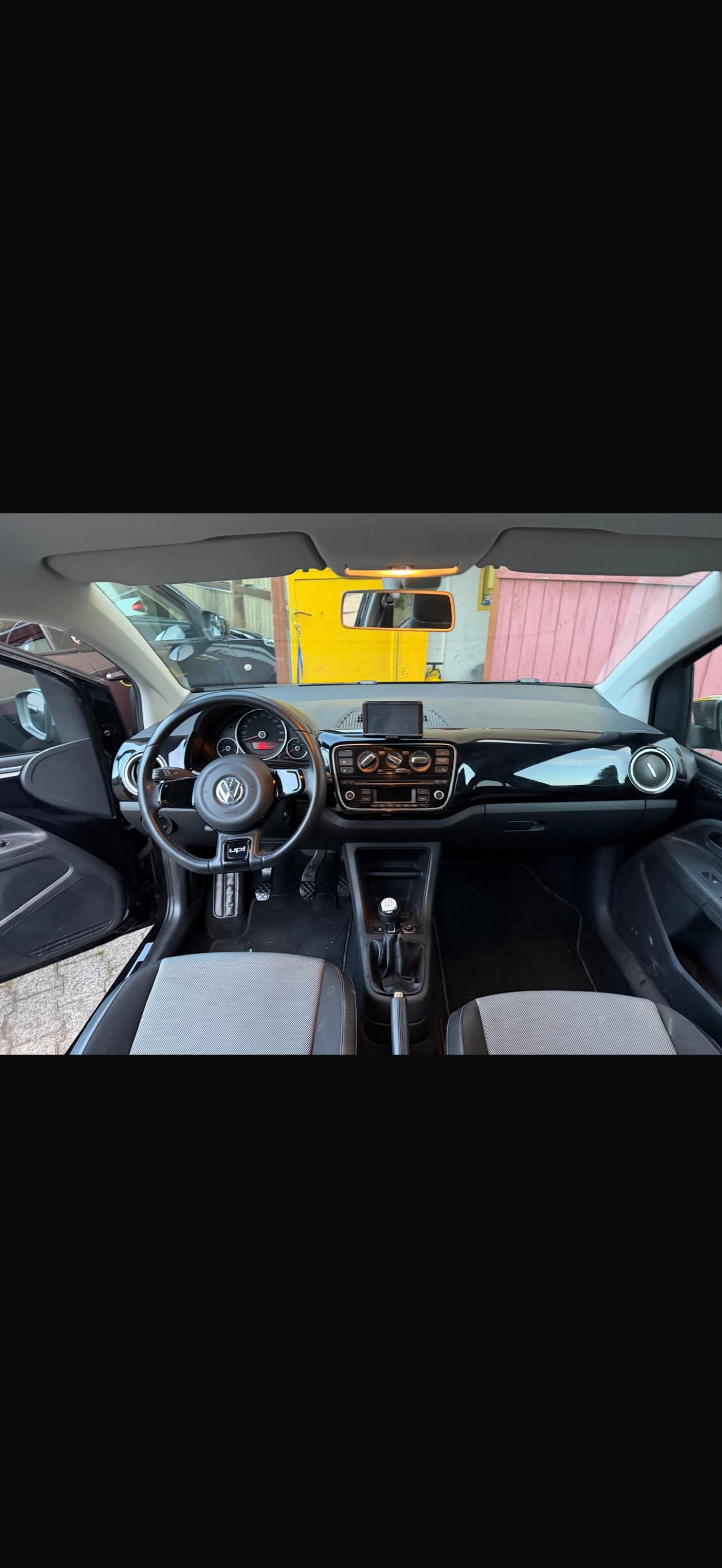 VW Up 1.0 move up-image-2