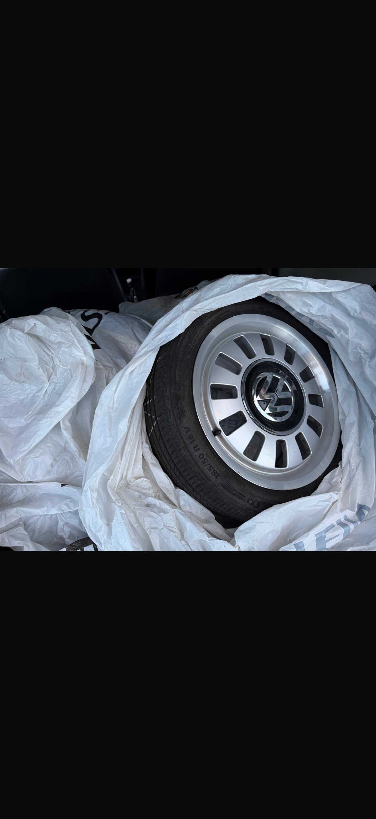 VW Up 1.0 move up-image-3