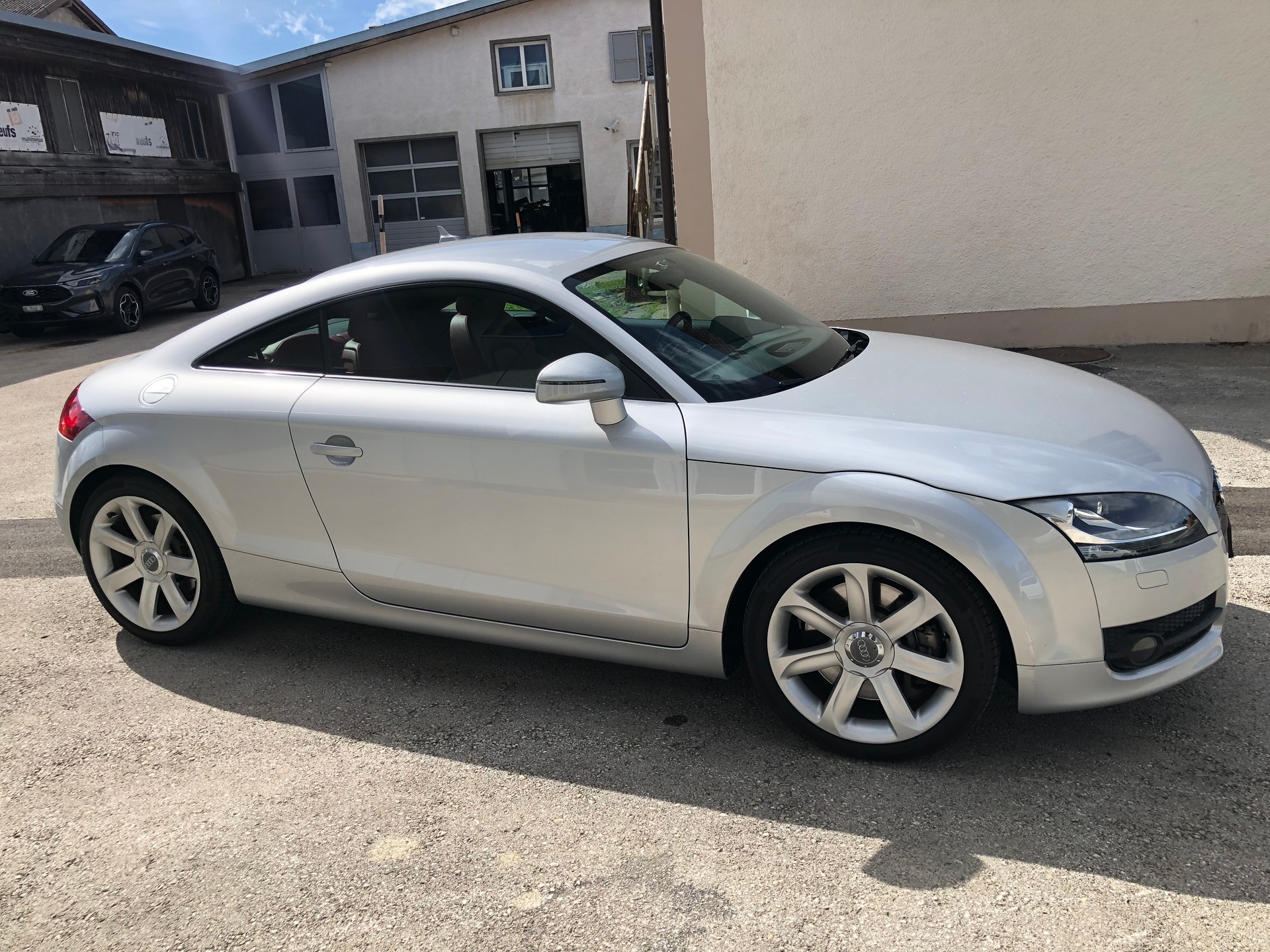 AUDI TT Coupé 3.2 quattro-image-3
