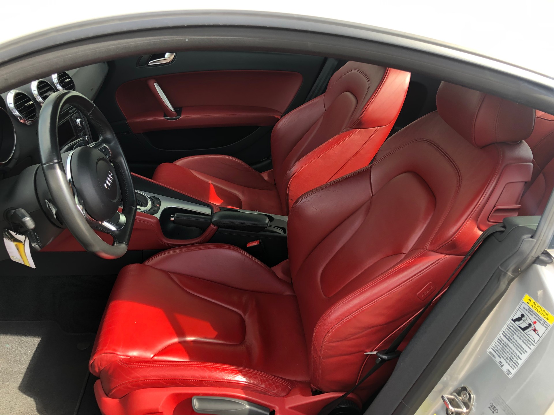 AUDI TT Coupé 3.2 quattro-image-8