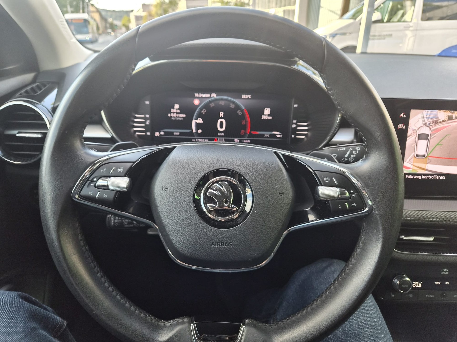 SKODA Fabia 1.0 TSI Style DSG-image-15