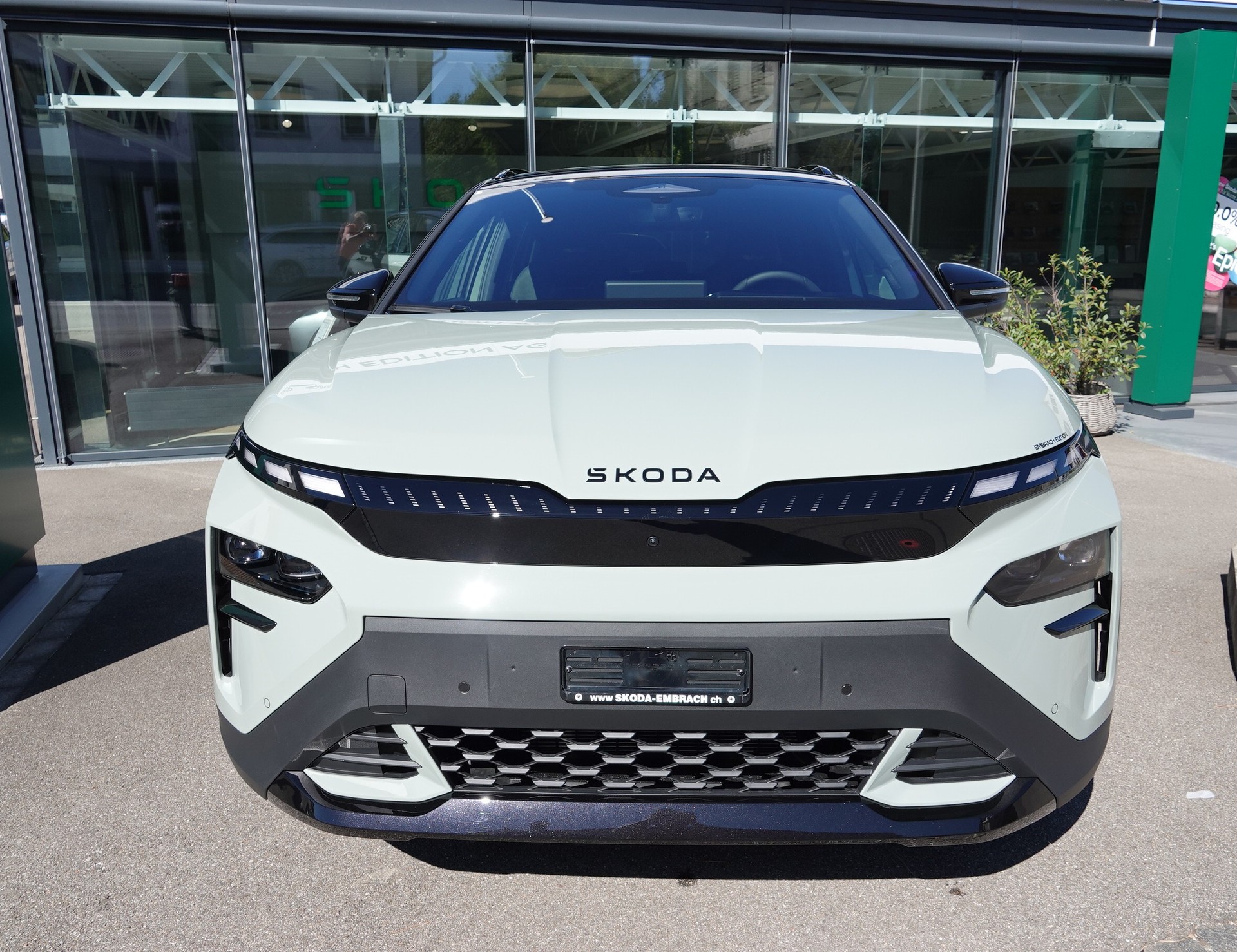 SKODA Elroq RS 4x4-image-1