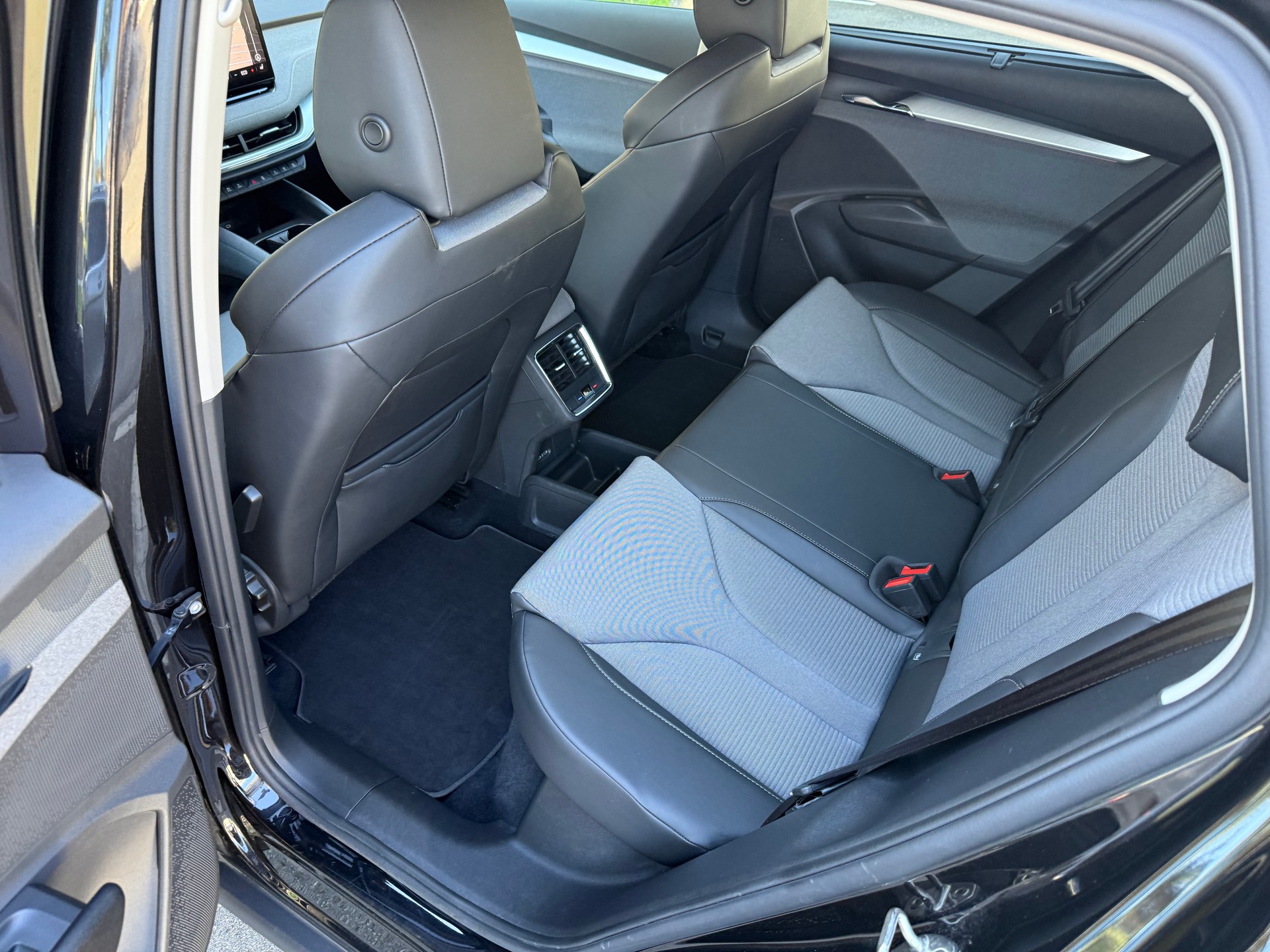 SKODA Enyaq iV 80x-image-9