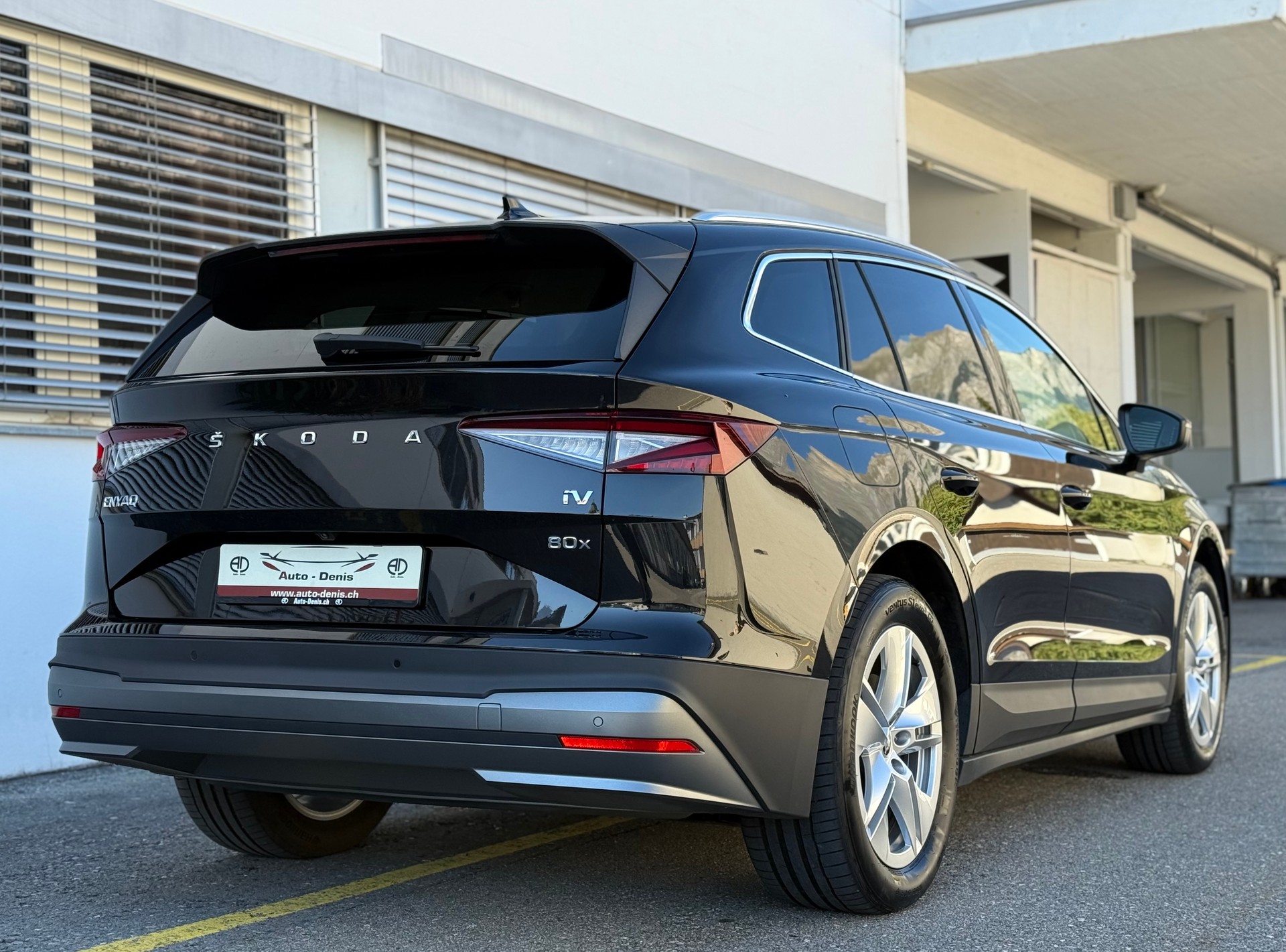 SKODA Enyaq iV 80x-showroom-element-3