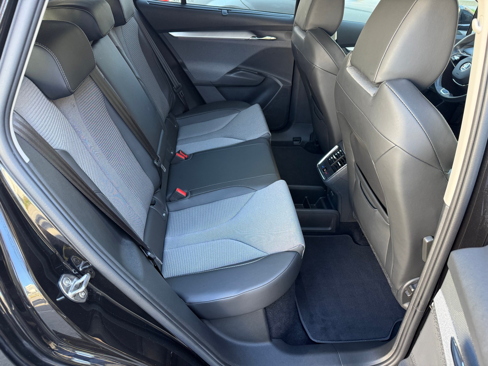 SKODA Enyaq iV 80x-image-13