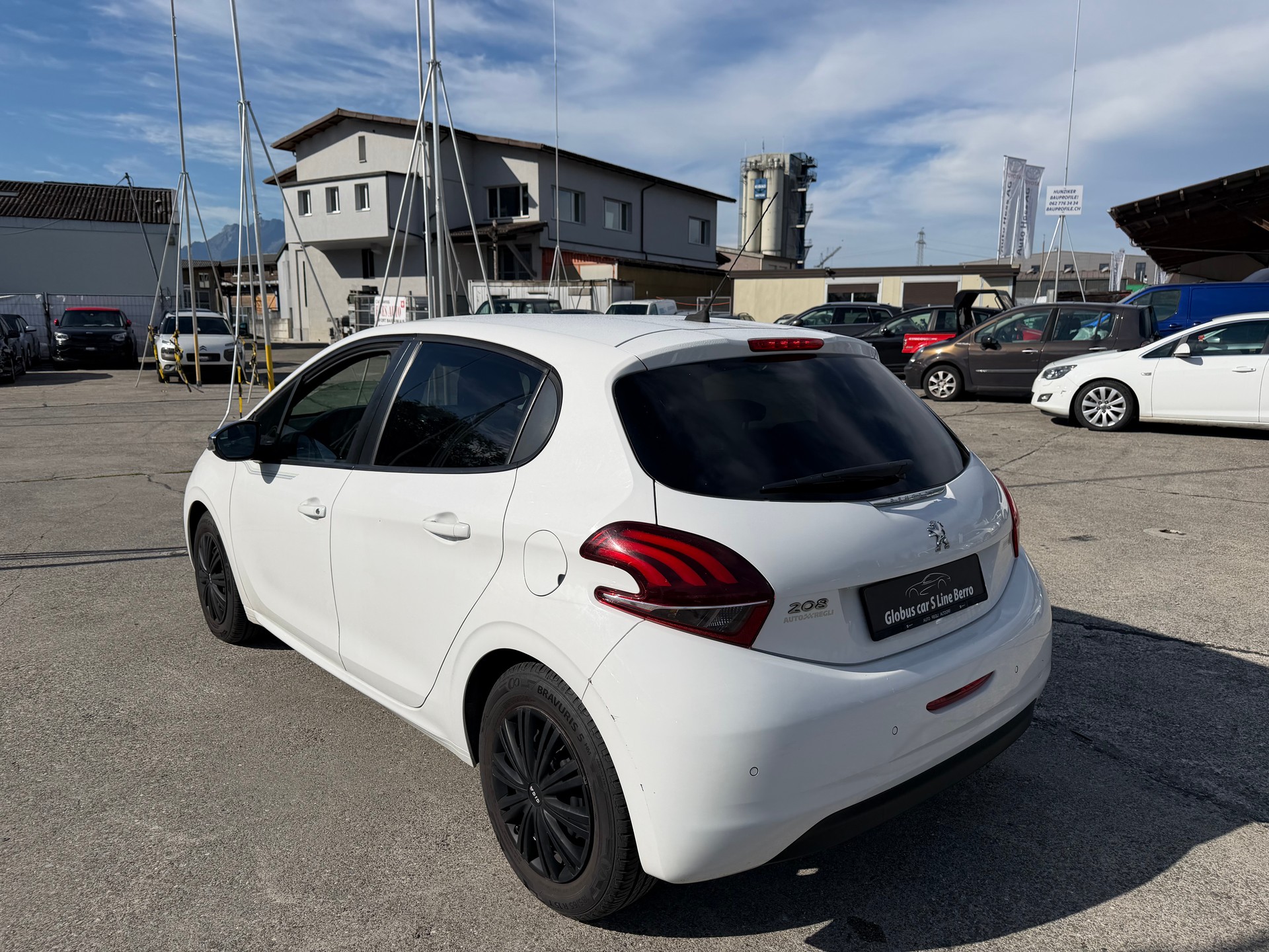PEUGEOT 208 1.2 PureTech Active-image-6