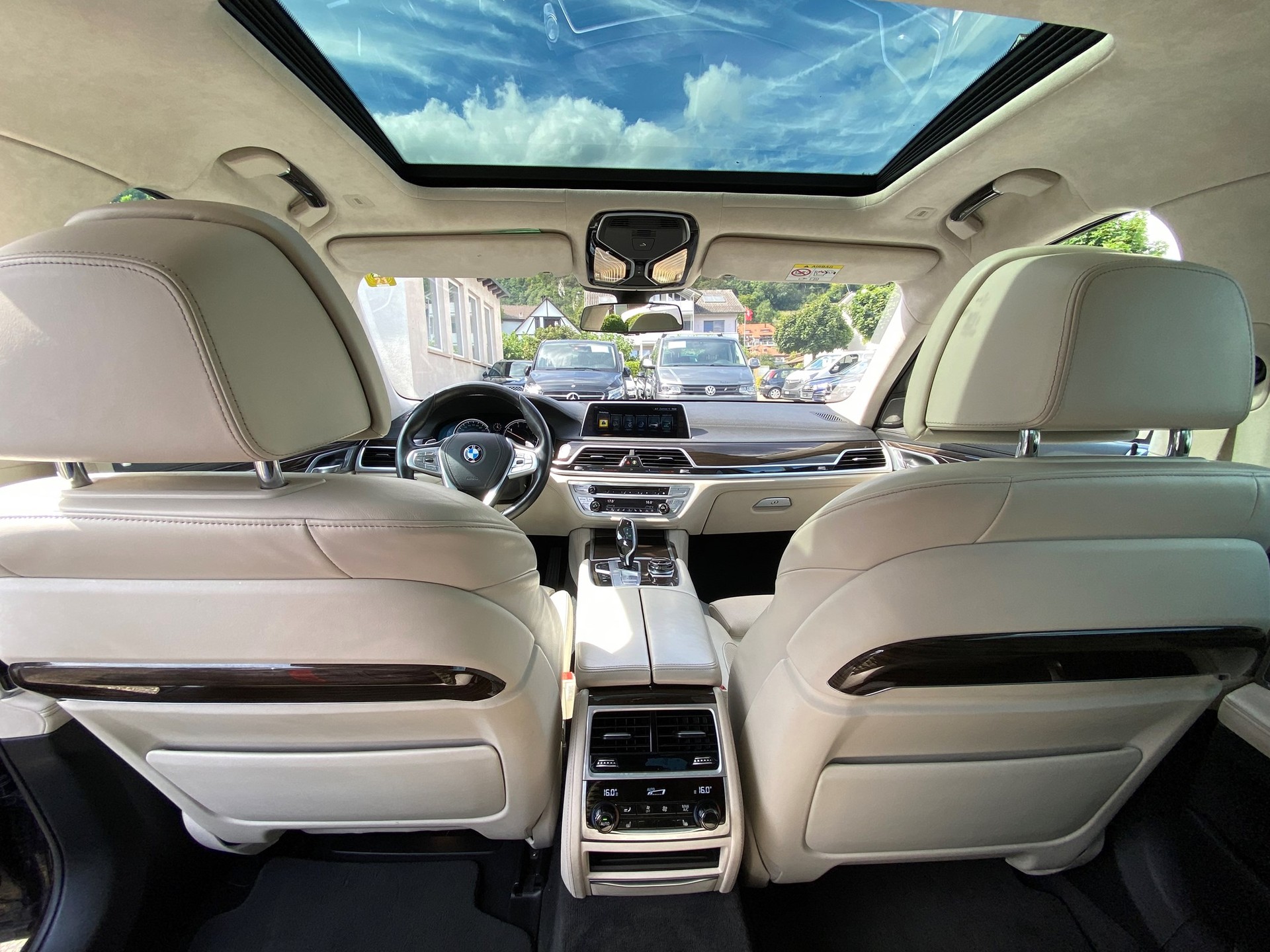 BMW 740d xDrive-image-2
