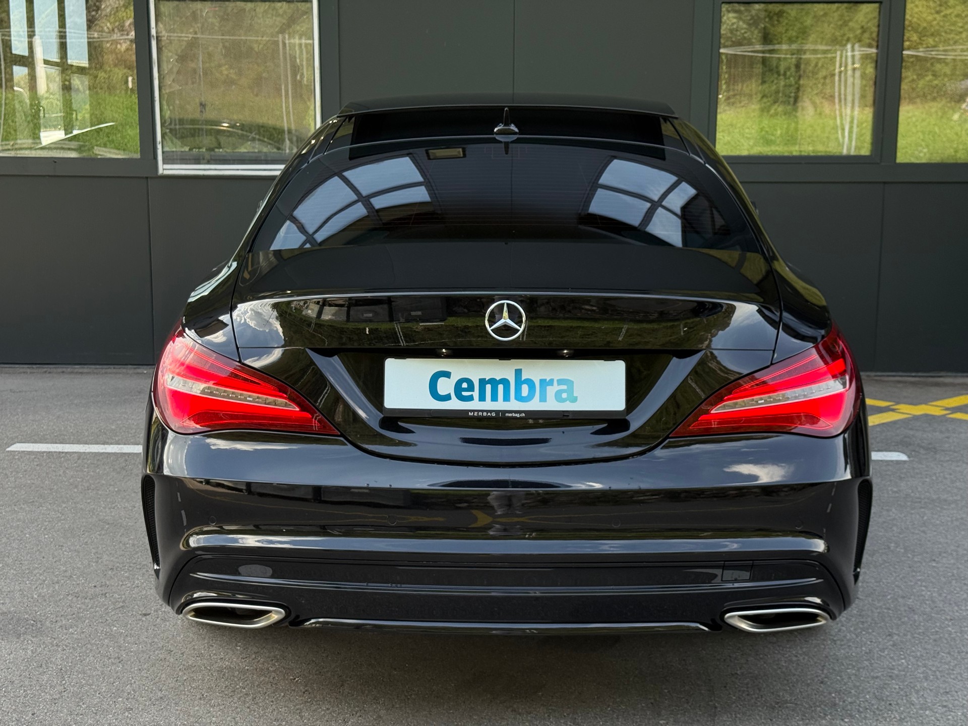 MERCEDES-BENZ CLA 250 AMG Line 7G-DCT 4Matic-image-5