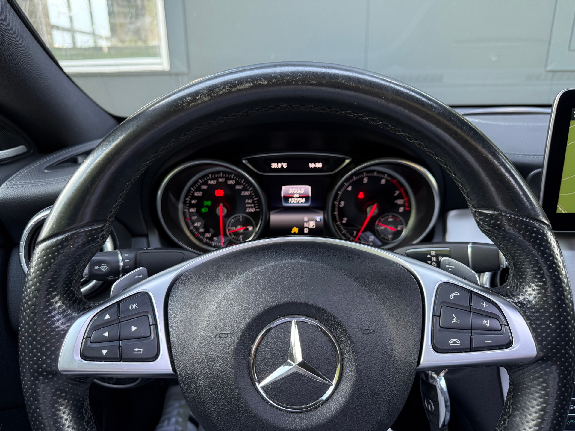 MERCEDES-BENZ CLA 250 AMG Line 7G-DCT 4Matic-image-9