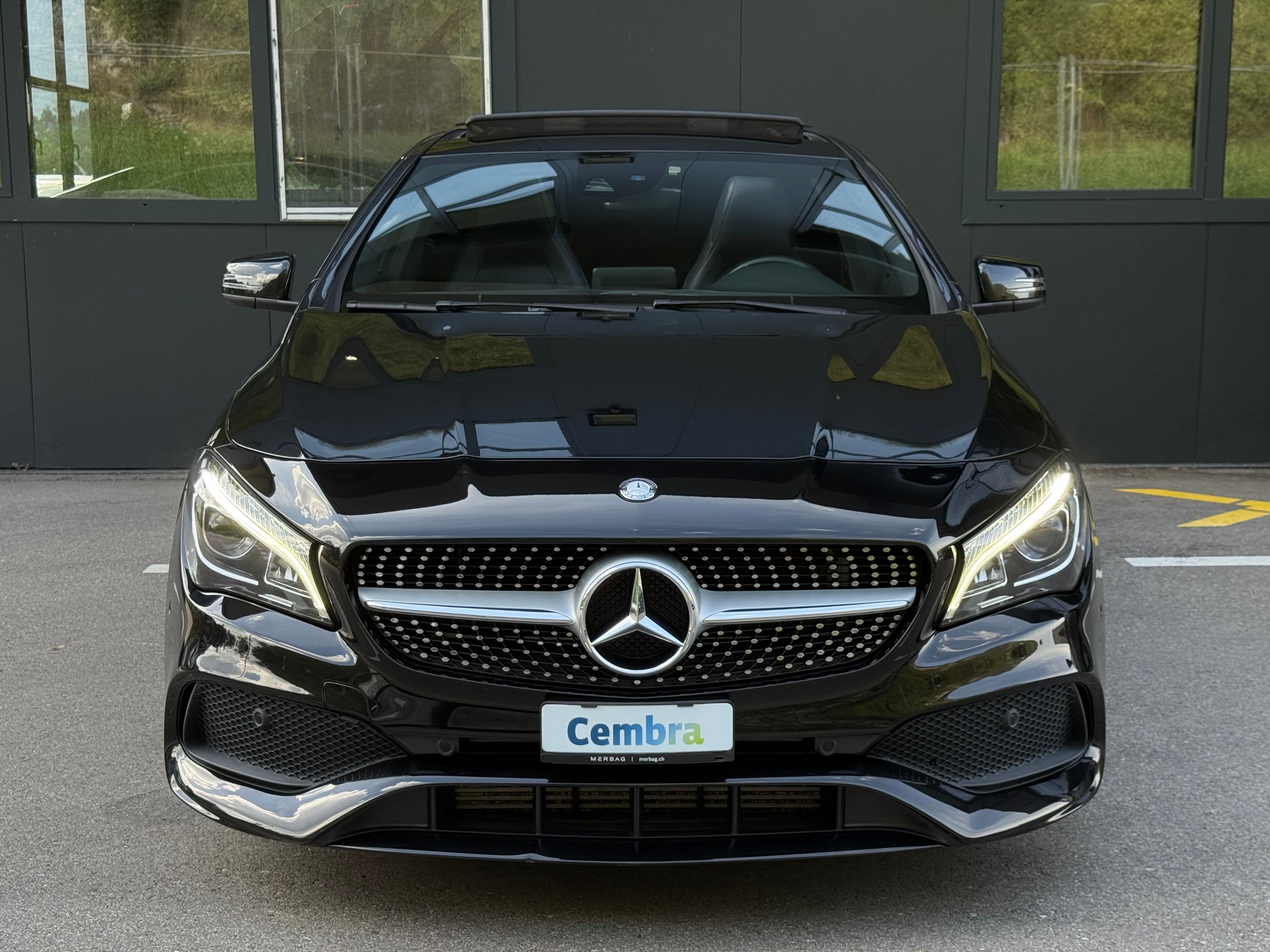 MERCEDES-BENZ CLA 250 AMG Line 7G-DCT 4Matic-image-2