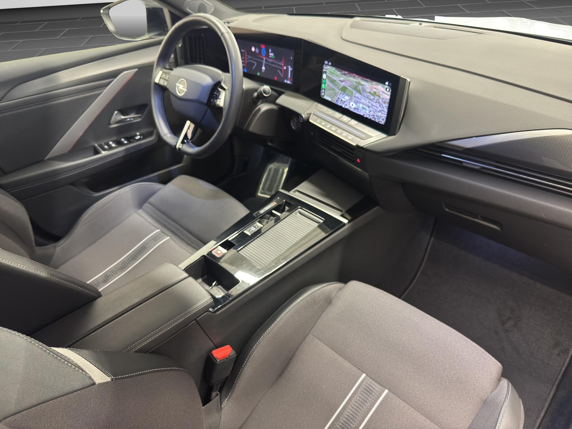 OPEL Astra Sports Tourer 1.6 T PHEV 180 GS-image-9