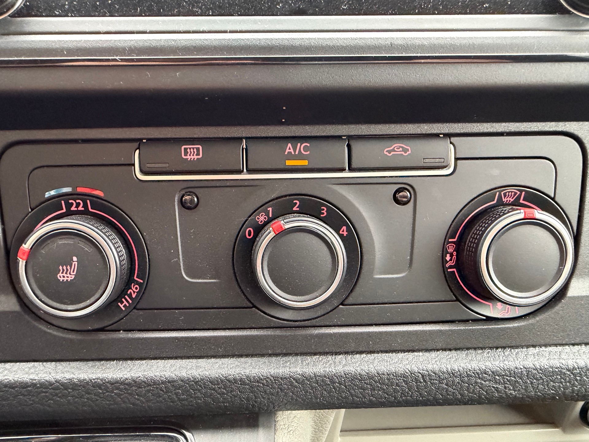 VW T6 2.0 TDI DSG-image-8