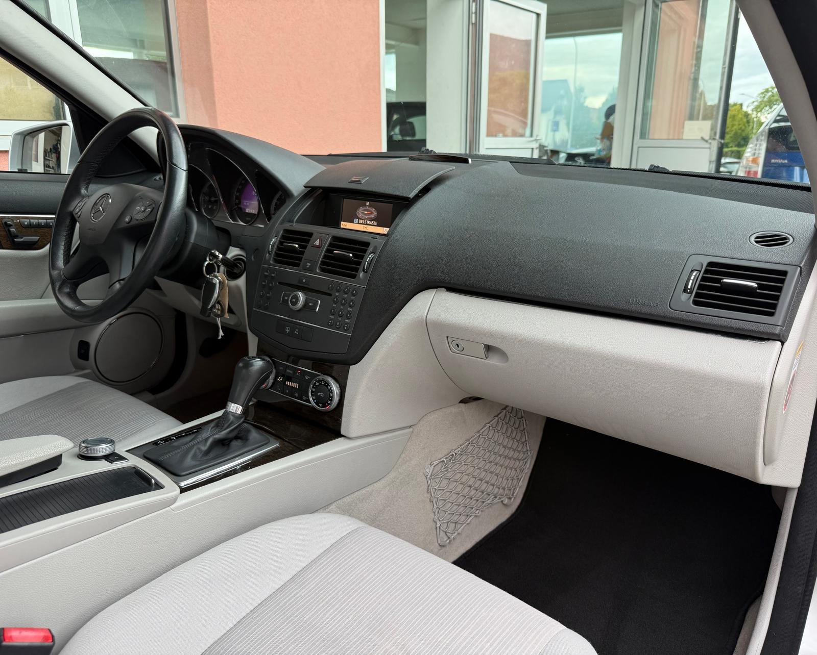 MERCEDES-BENZ C 300 Elégance 7G-Tronic / MFK 09.2026-image-7