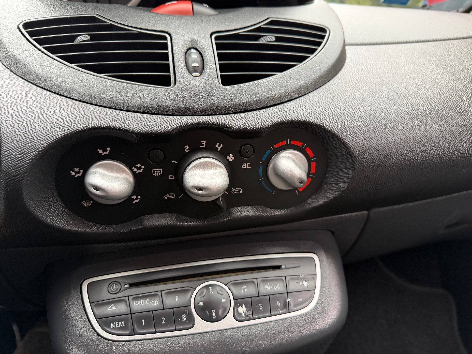 RENAULT Twingo 1.2 16V Expression-image-7