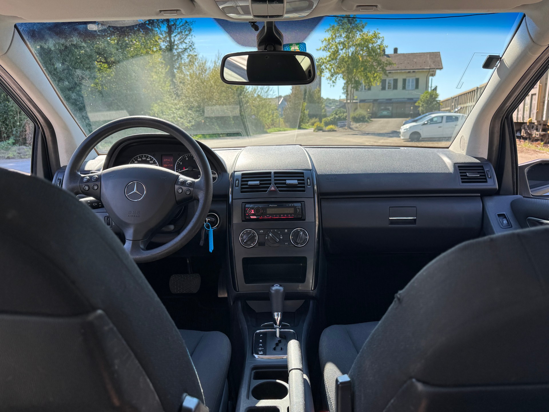 MERCEDES-BENZ A 170 Classic Edition A-image-10