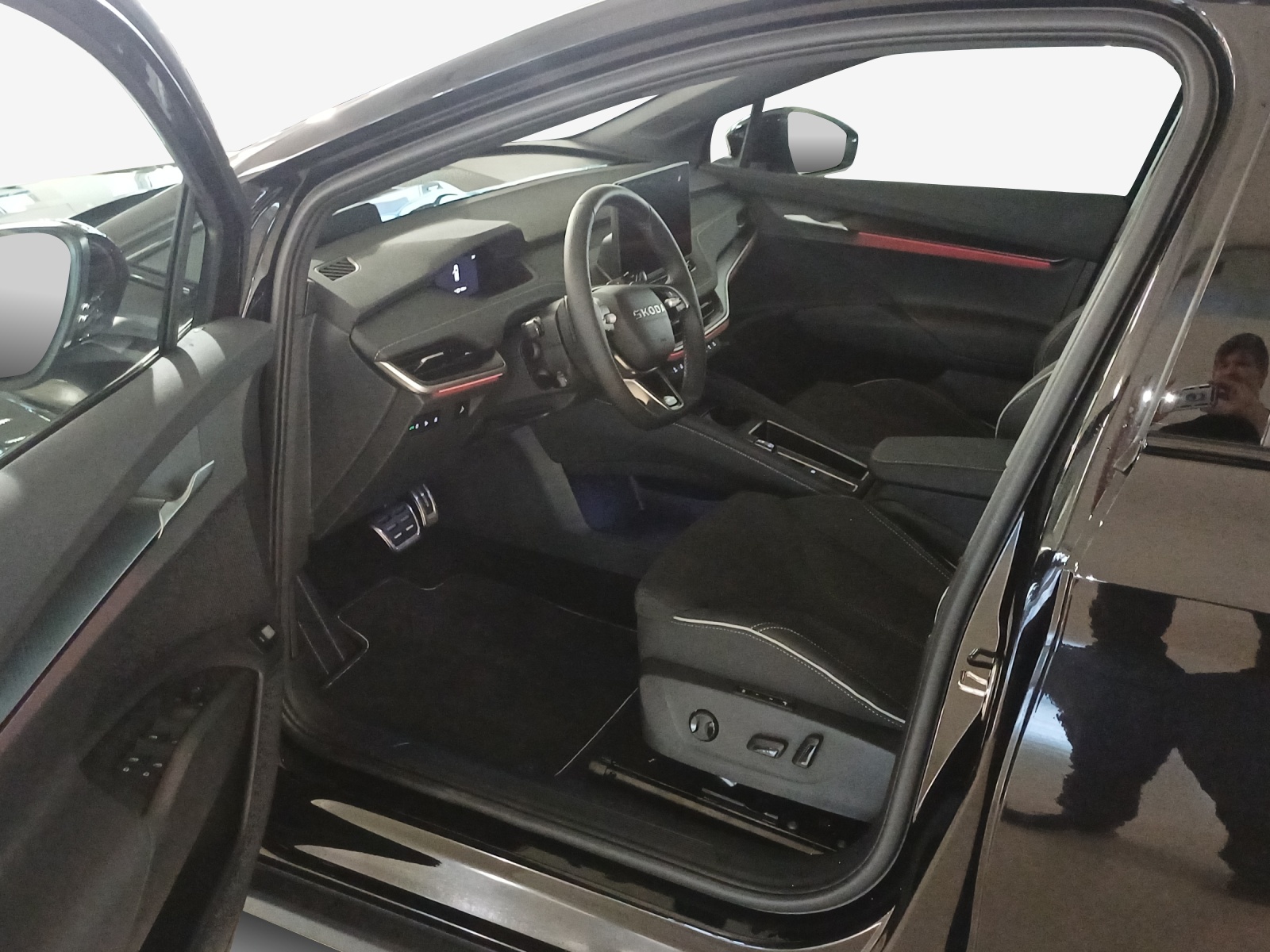 SKODA Elroq 85x Sportline 4x4-image-7