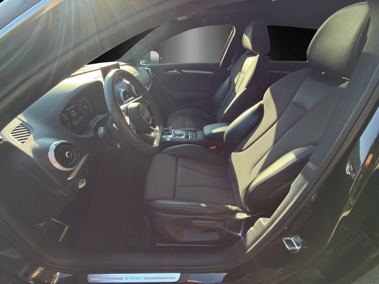 AUDI A3 Sportback 1.4 e-tron Sport S-tronic-image-9