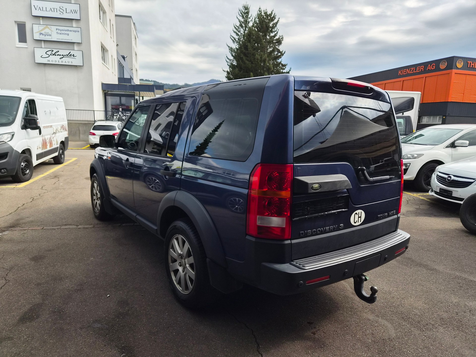LAND ROVER Discovery 2.7d V6 SE-image-2