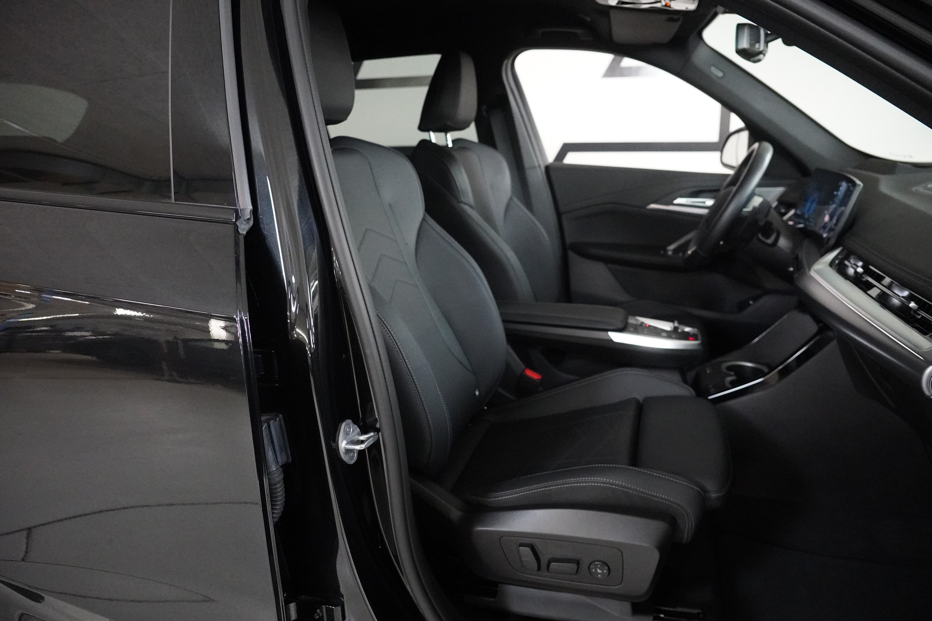 BMW X1 xDrive 23d 48V M Sport-image-14