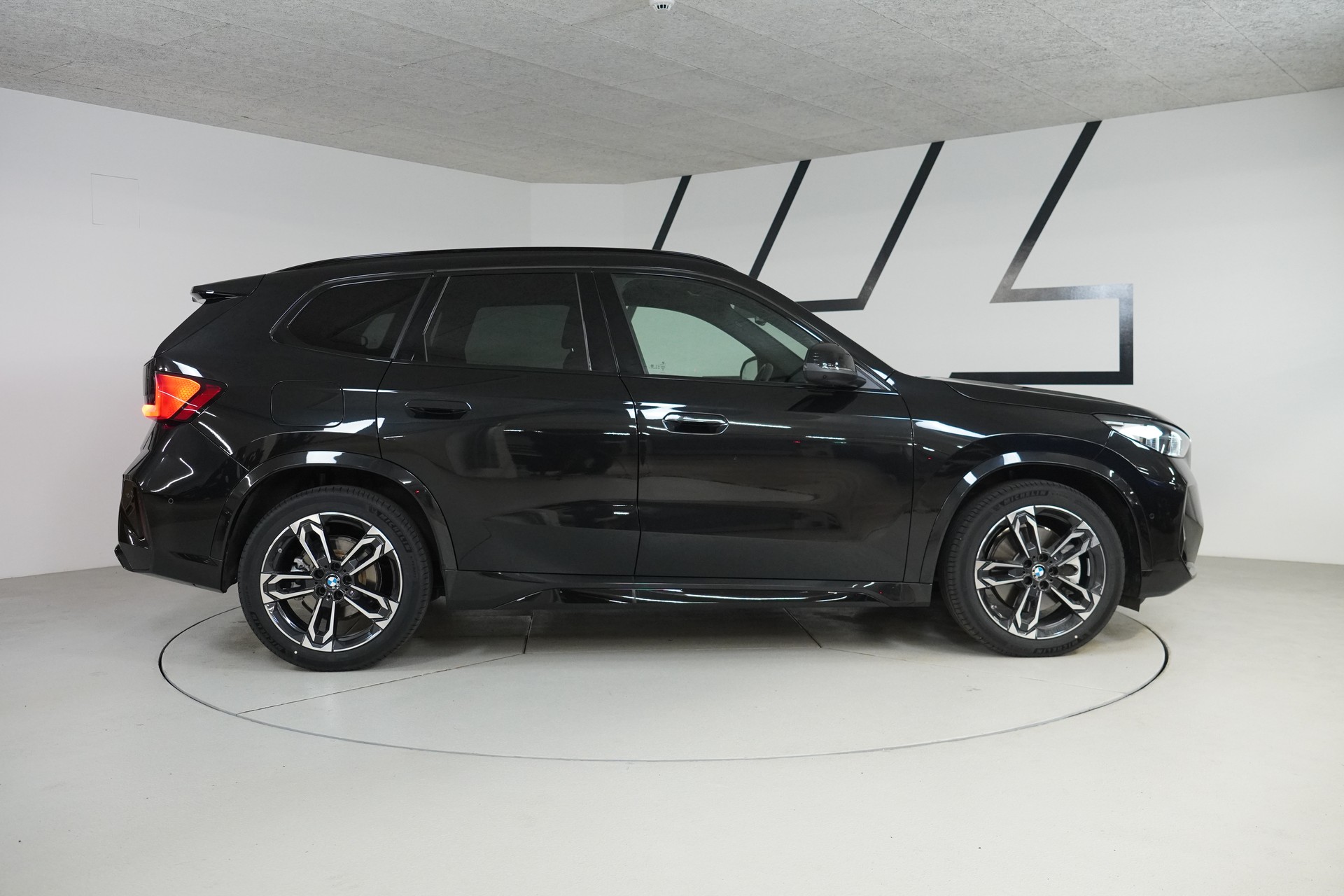 BMW X1 xDrive 23d 48V M Sport-image-7