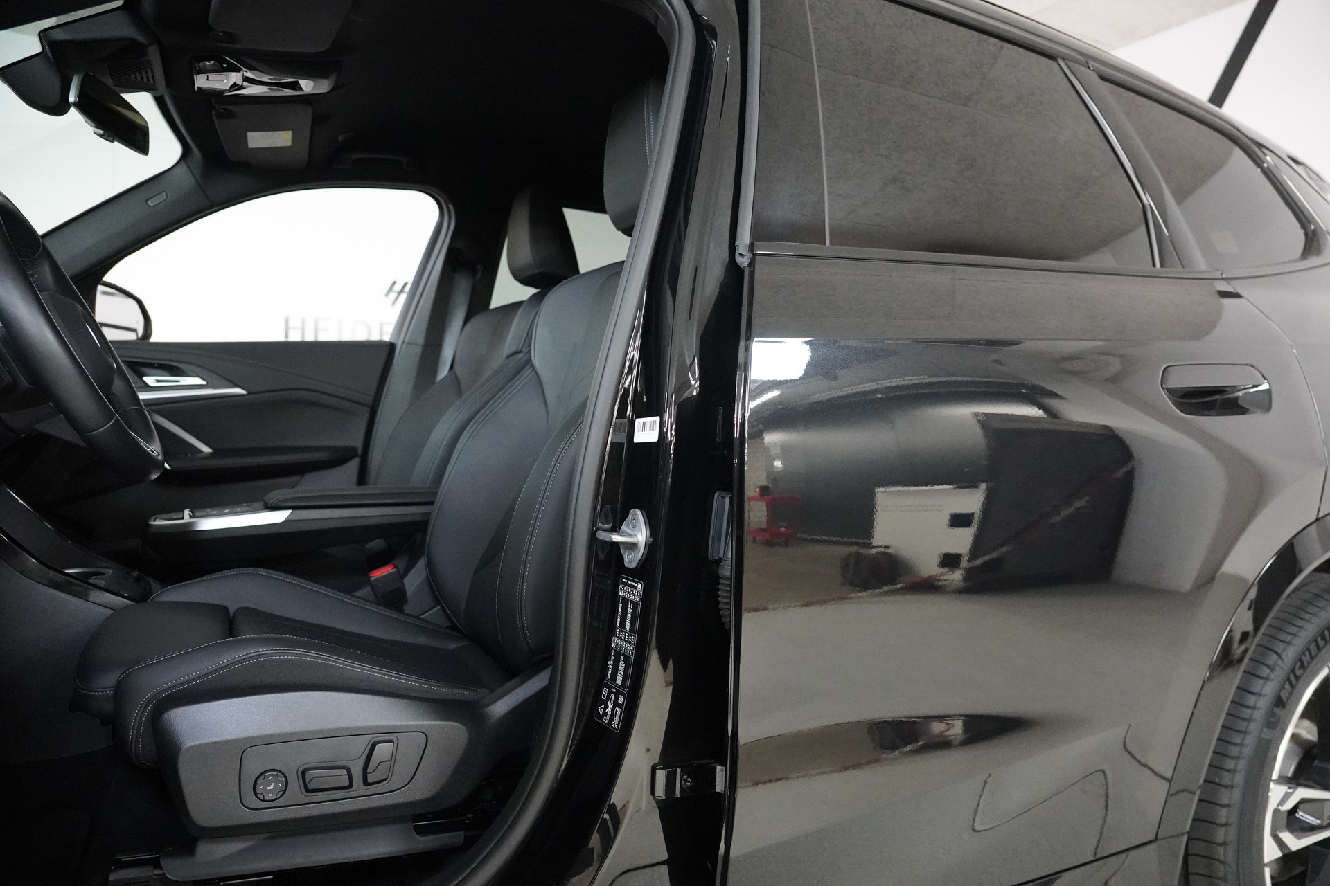 BMW X1 xDrive 23d 48V M Sport-image-10