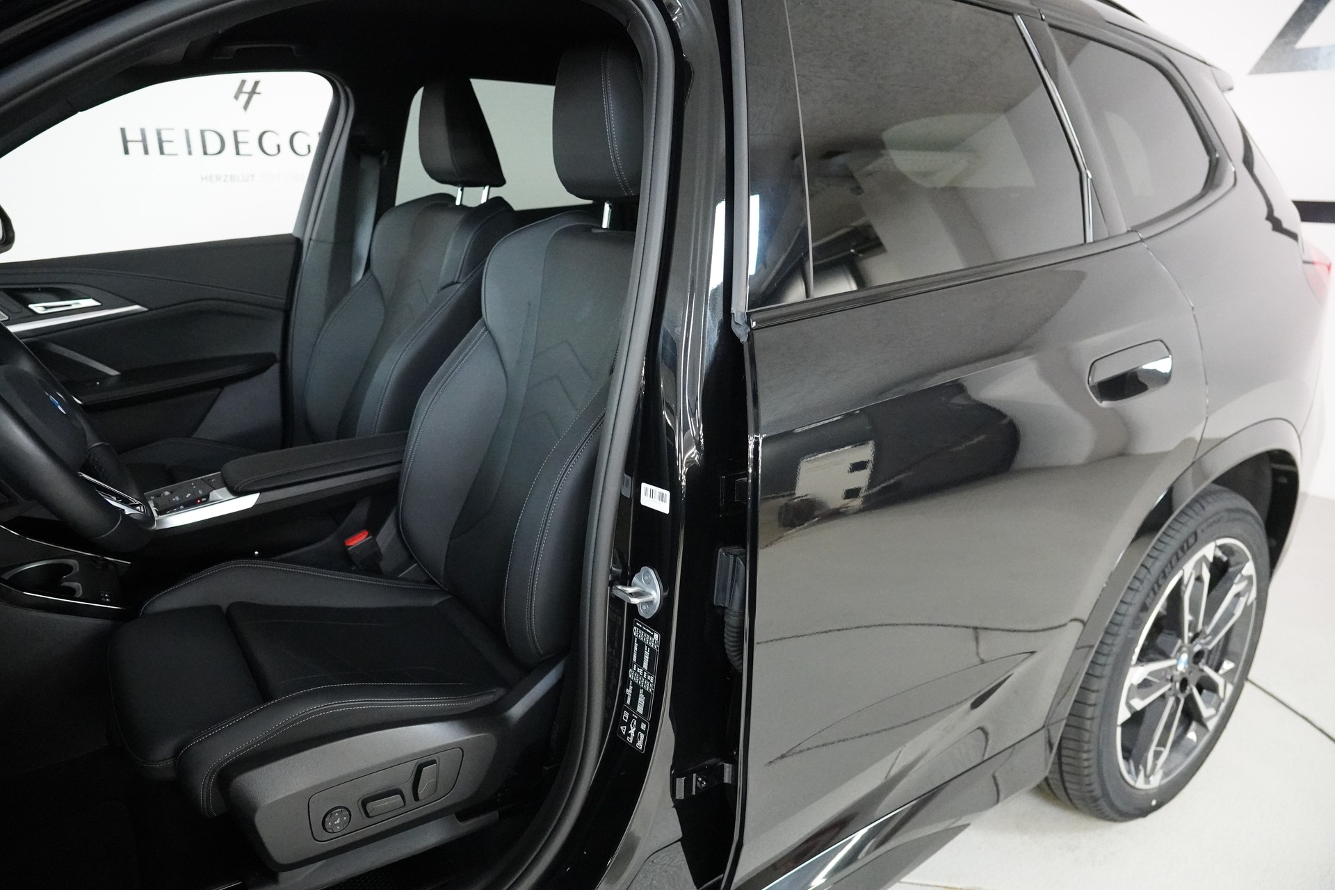 BMW X1 xDrive 23d 48V M Sport-image-11