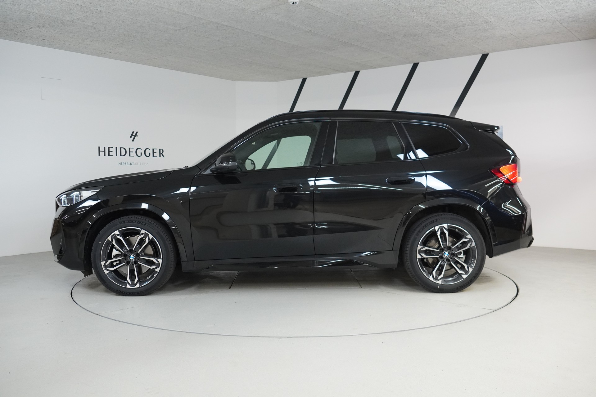 BMW X1 xDrive 23d 48V M Sport-image-3
