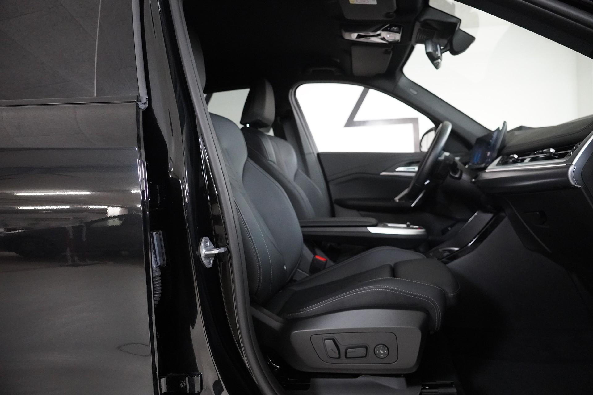 BMW X1 xDrive 23d 48V M Sport-image-13