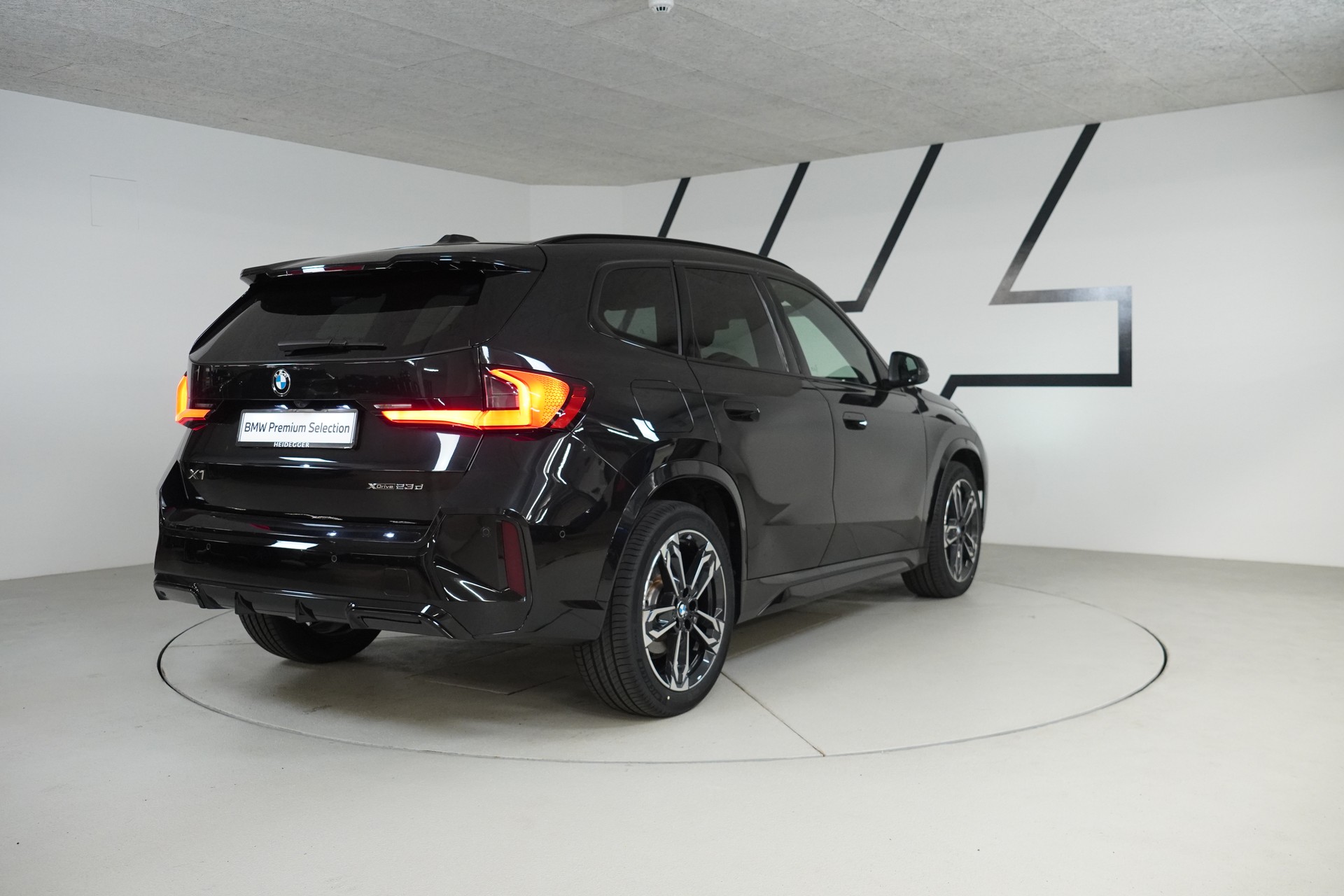 BMW X1 xDrive 23d 48V M Sport-image-6