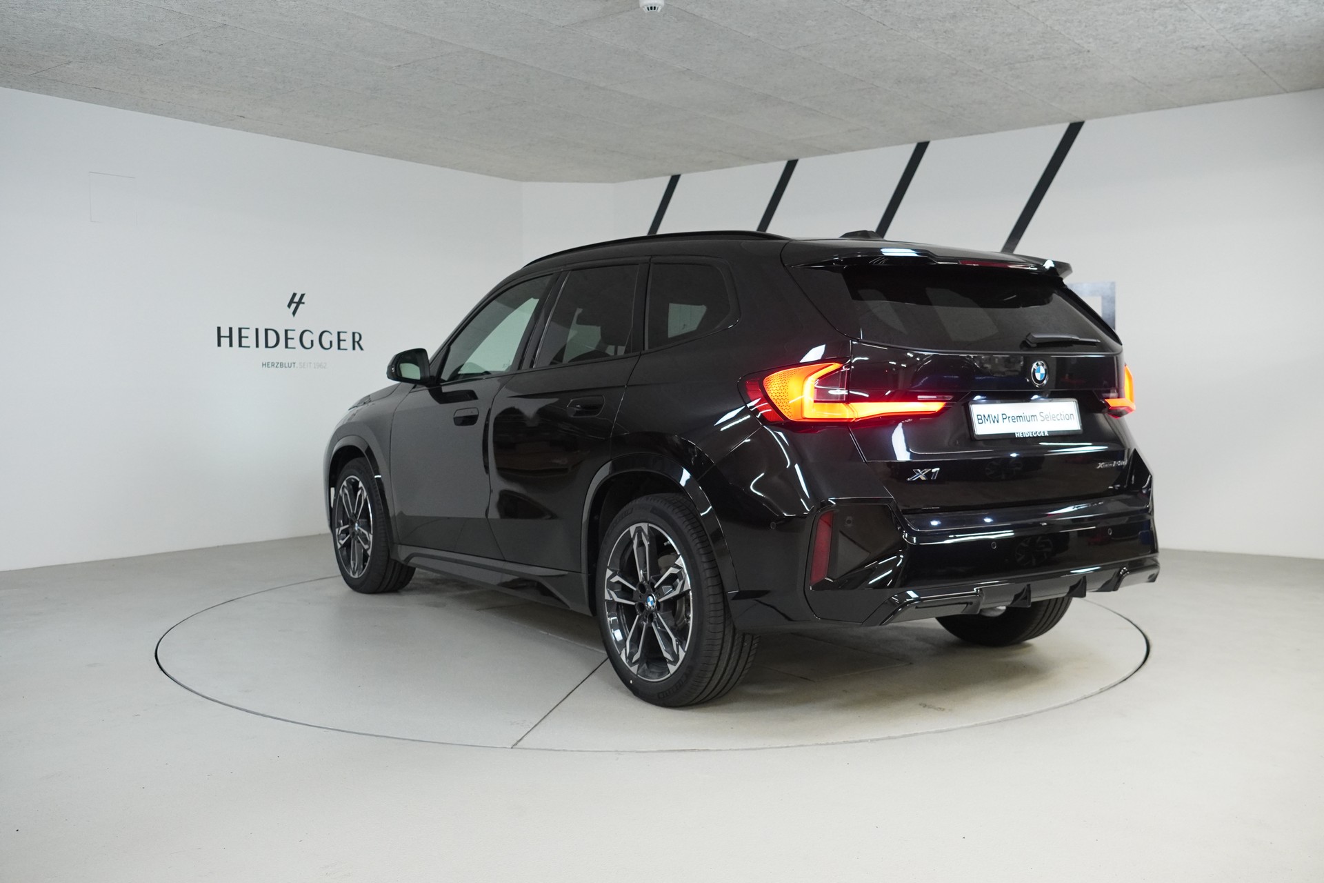 BMW X1 xDrive 23d 48V M Sport-image-4