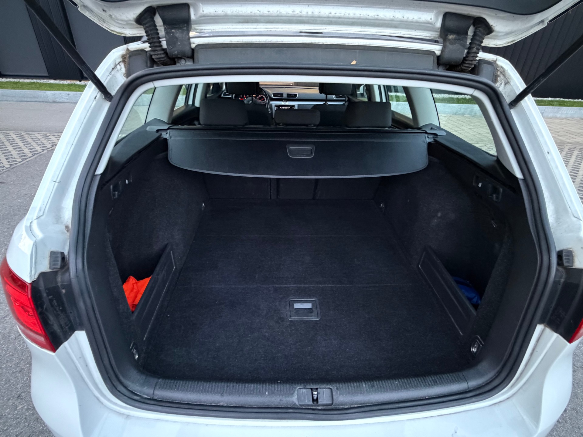 VW Passat Variant 1.6 TDI BMT Comfortline-image-8