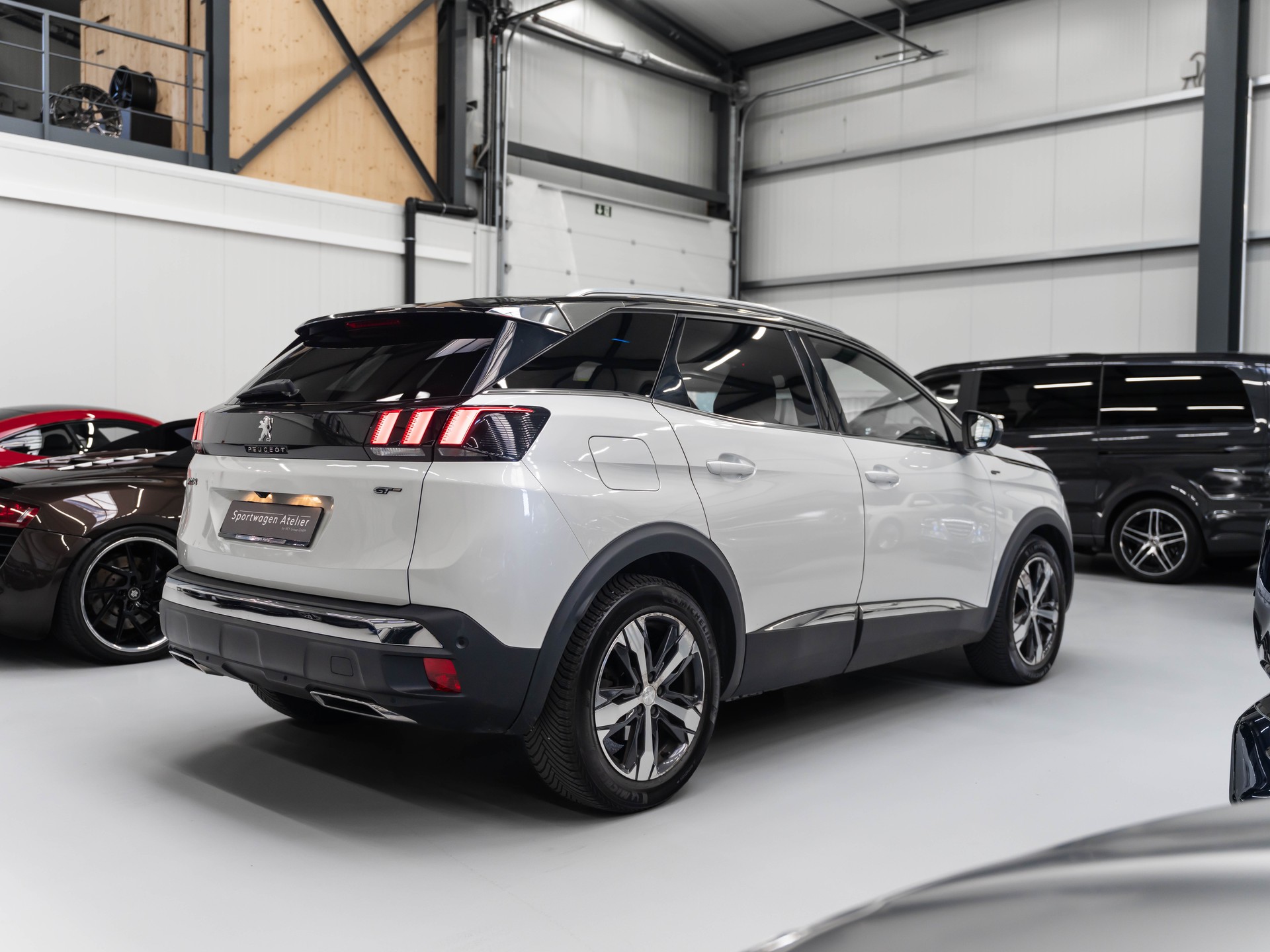 PEUGEOT 3008 2.0 BlueHDi GT EAT-image-3