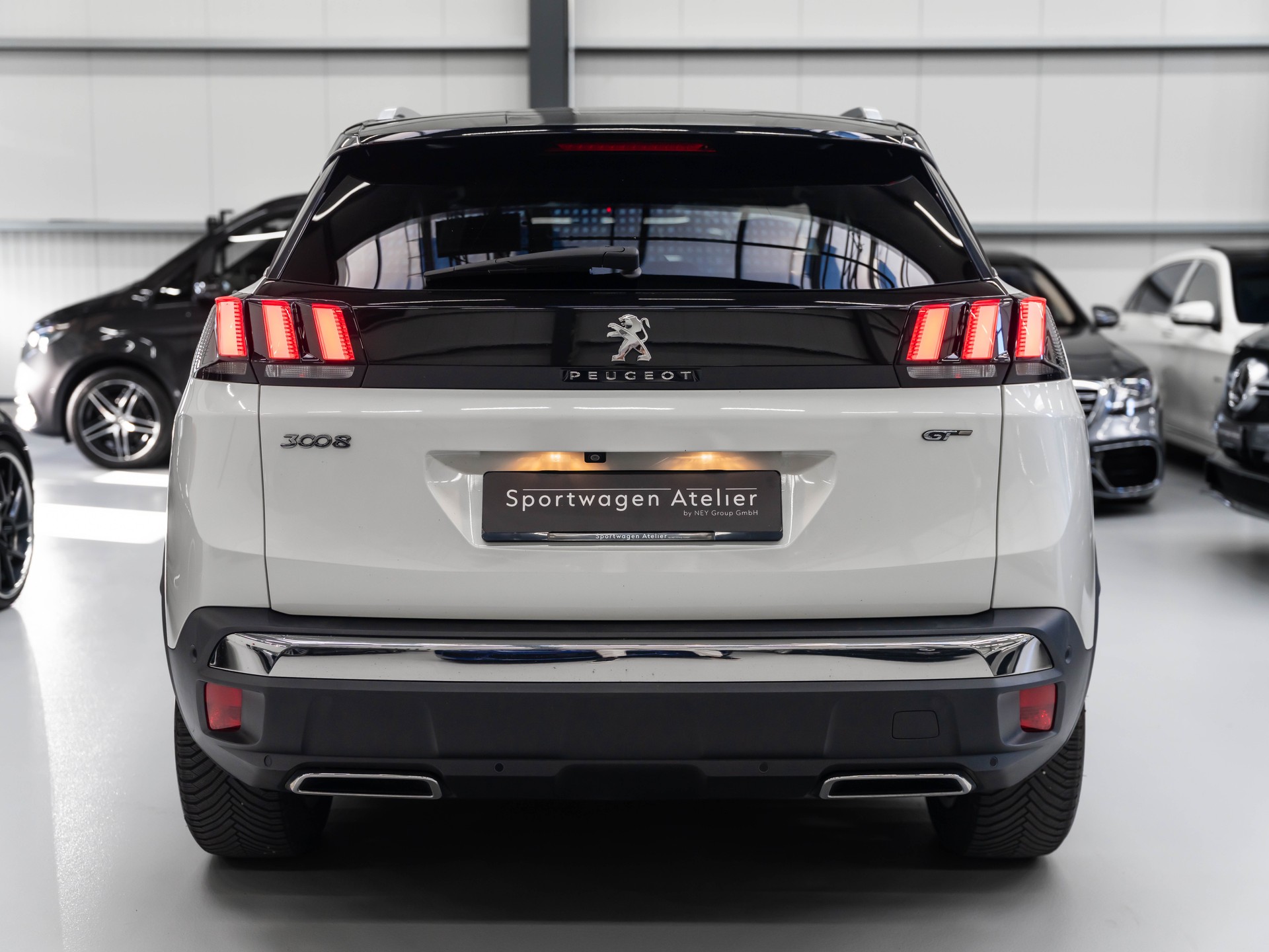 PEUGEOT 3008 2.0 BlueHDi GT EAT-image-2