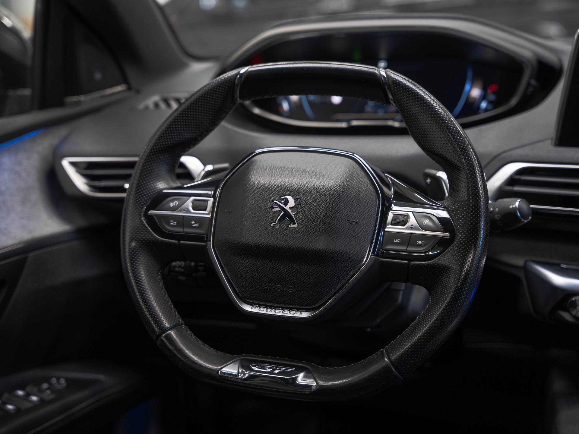 PEUGEOT 3008 2.0 BlueHDi GT EAT-image-24