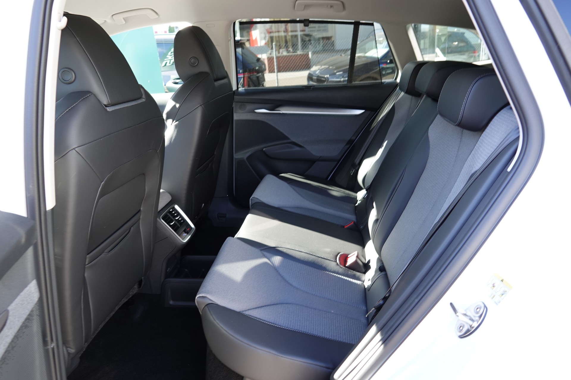 SKODA Enyaq 85x Dynamic-image-13