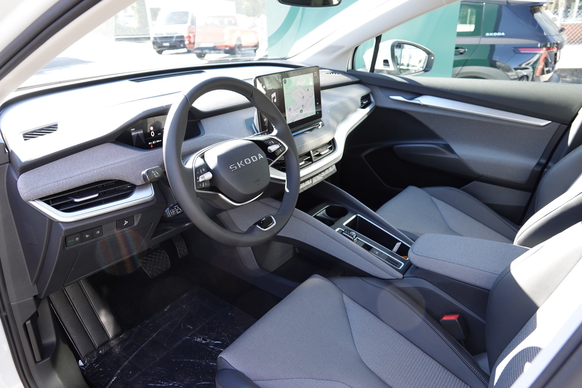 SKODA Enyaq 85x Dynamic-image-8