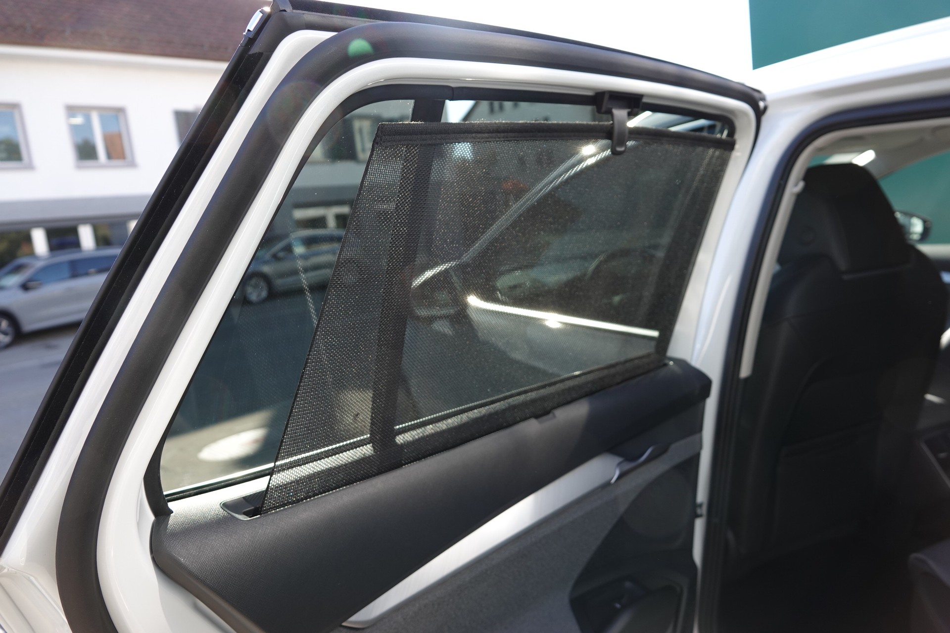 SKODA Enyaq 85x Dynamic-image-14