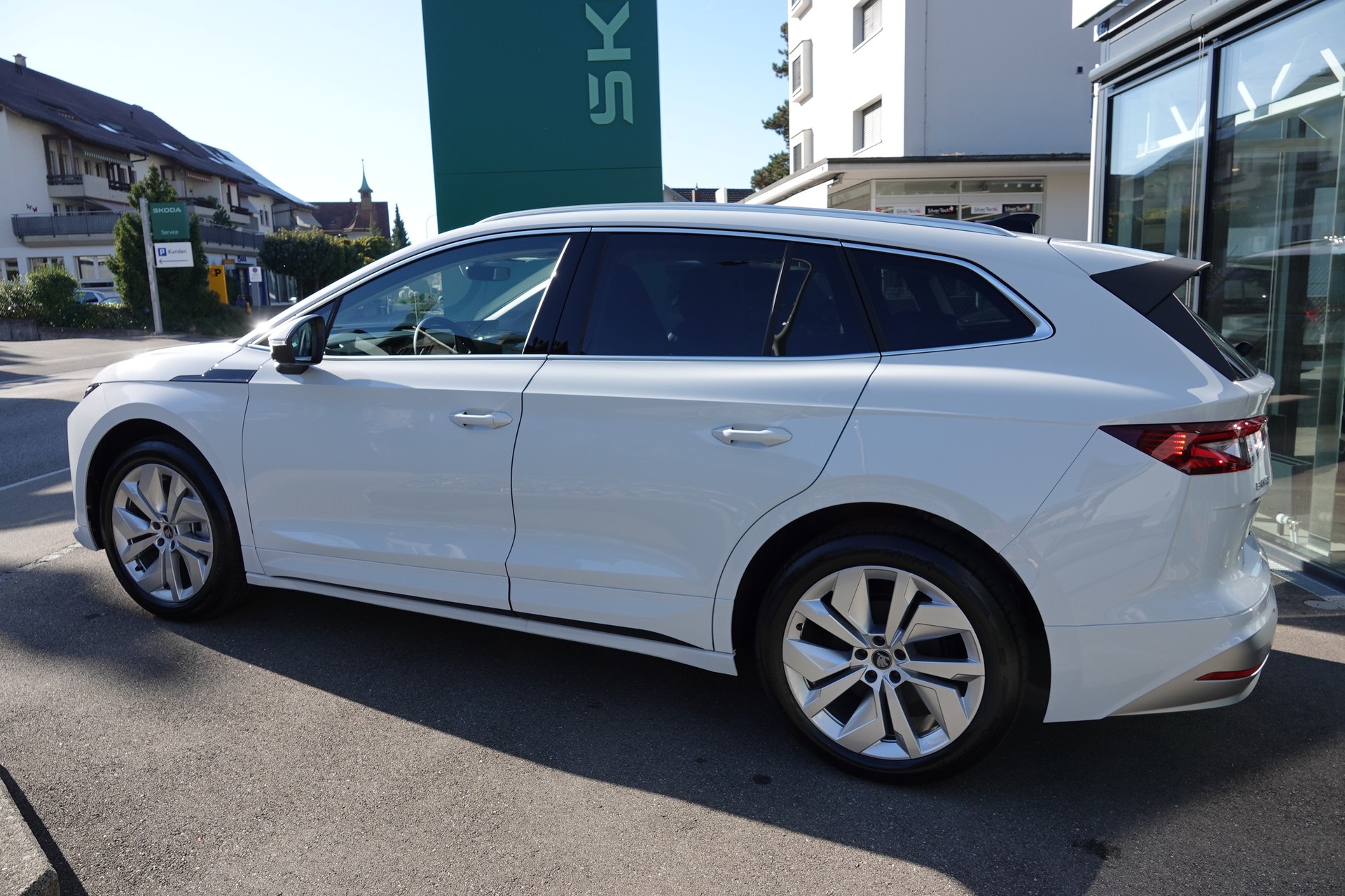 SKODA Enyaq 85x Dynamic-image-5