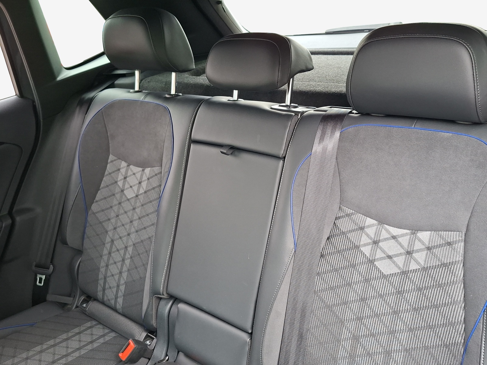 VW Tiguan 2.0 TSI DSG R-Line 4Motion-image-11