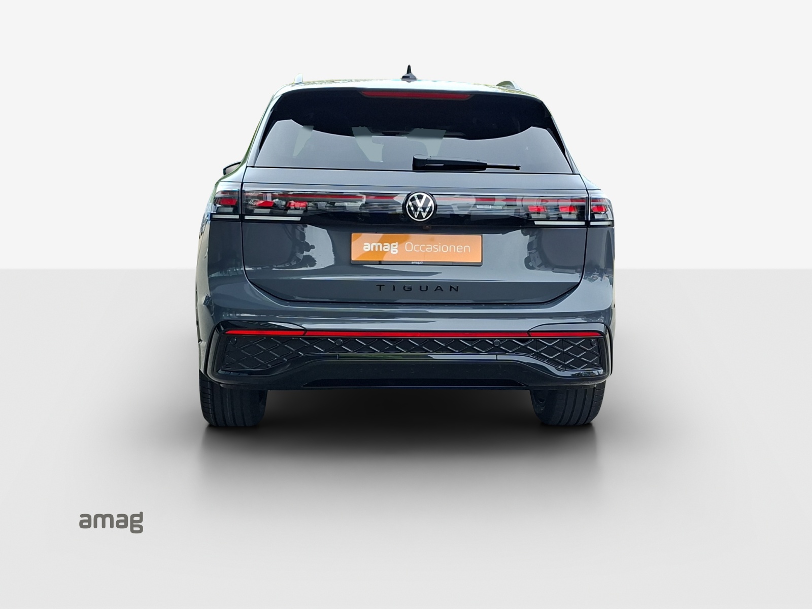 VW Tiguan 2.0 TSI DSG R-Line 4Motion-image-3