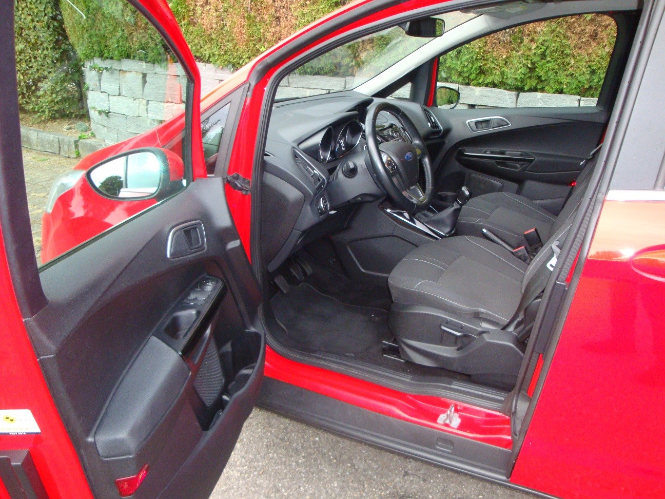 FORD B-Max 1.0 SCTi Titanium-image-4