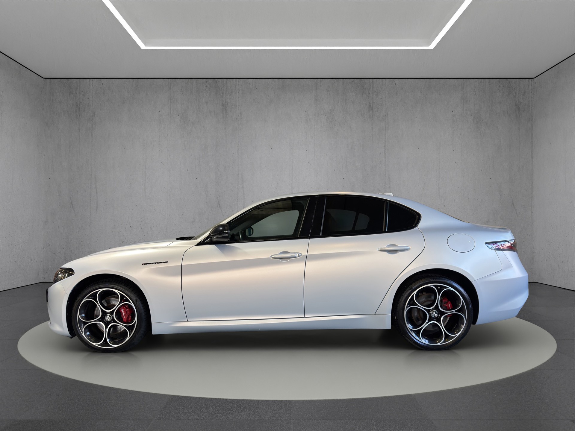 ALFA ROMEO Giulia 2.0 Competizione Pack Sky Q4 AT8 "Grigio Lunare Matt-Panodach"-image-2