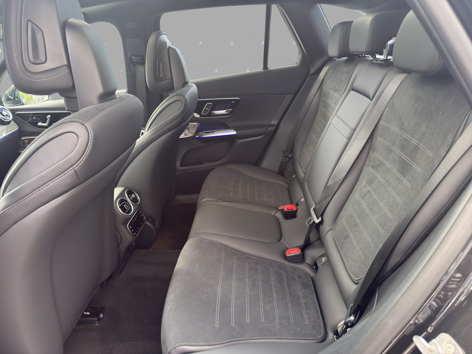 MERCEDES-BENZ GLC 220 d 4Matic 9G-Tronic-image-13