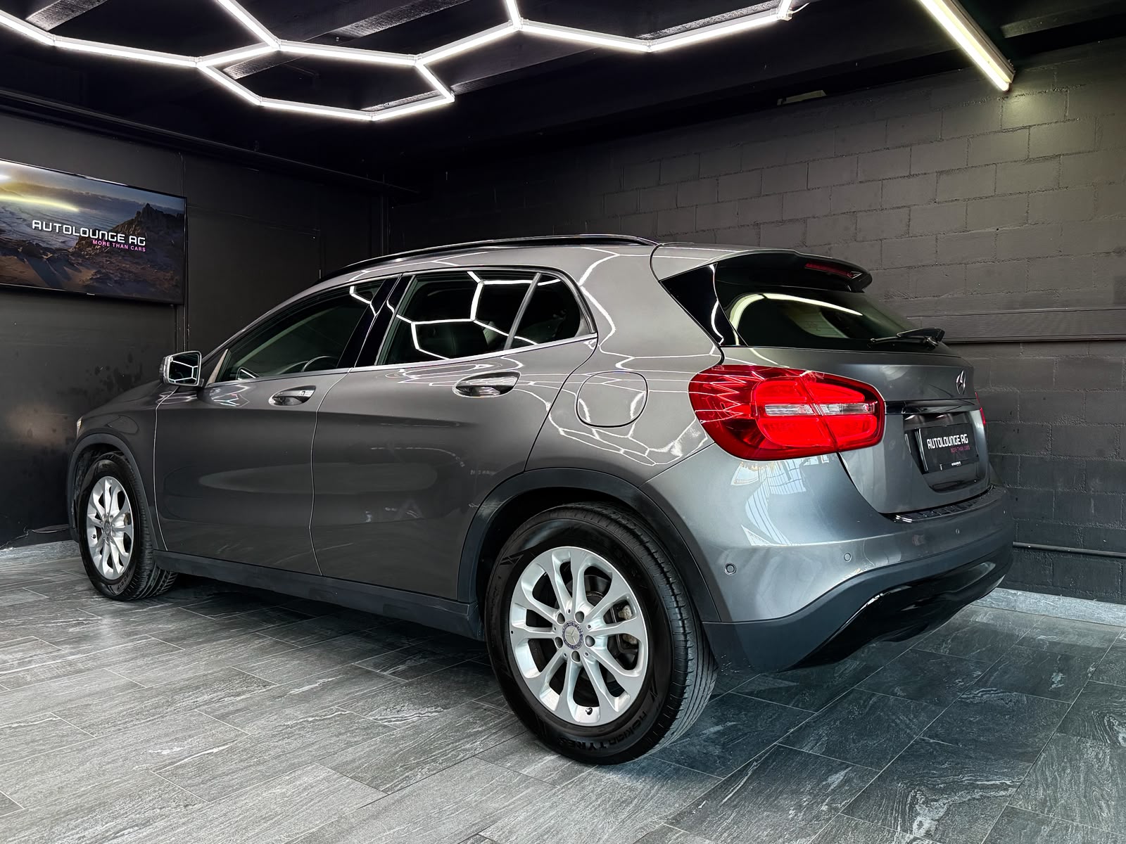 MERCEDES-BENZ GLA 200 CDI Swiss Star Edition Style 4Matic 7G-DCT-image-4