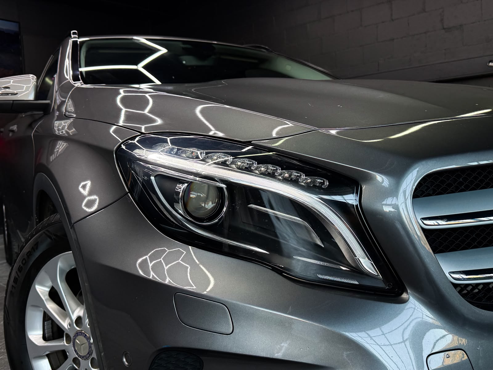MERCEDES-BENZ GLA 200 CDI Swiss Star Edition Style 4Matic 7G-DCT-image-3