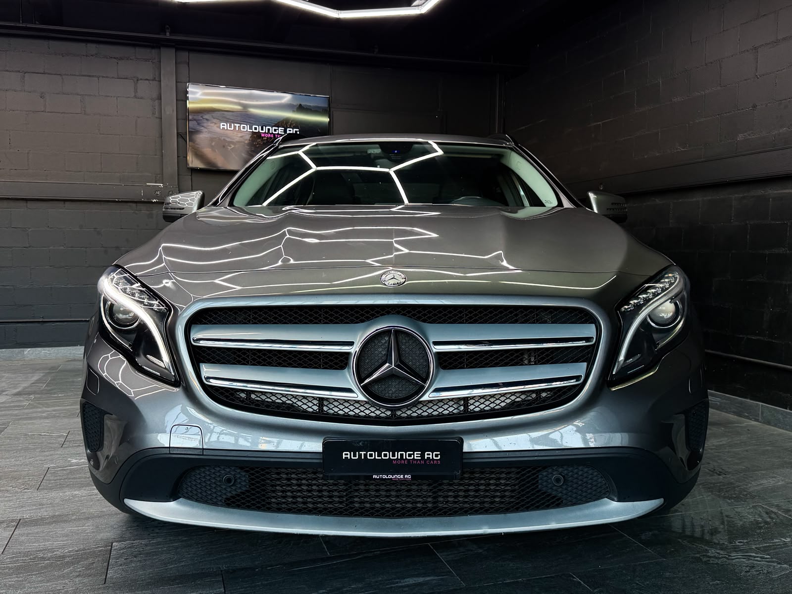 MERCEDES-BENZ GLA 200 CDI Swiss Star Edition Style 4Matic 7G-DCT-image-2