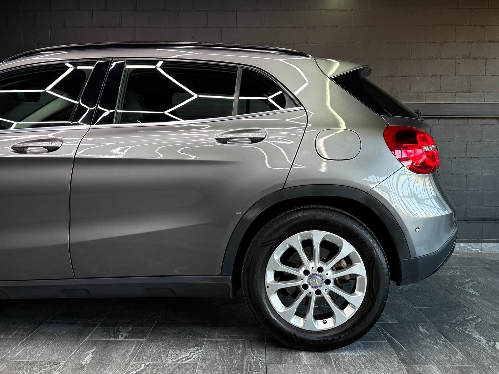 MERCEDES-BENZ GLA 200 CDI Swiss Star Edition Style 4Matic 7G-DCT-image-6