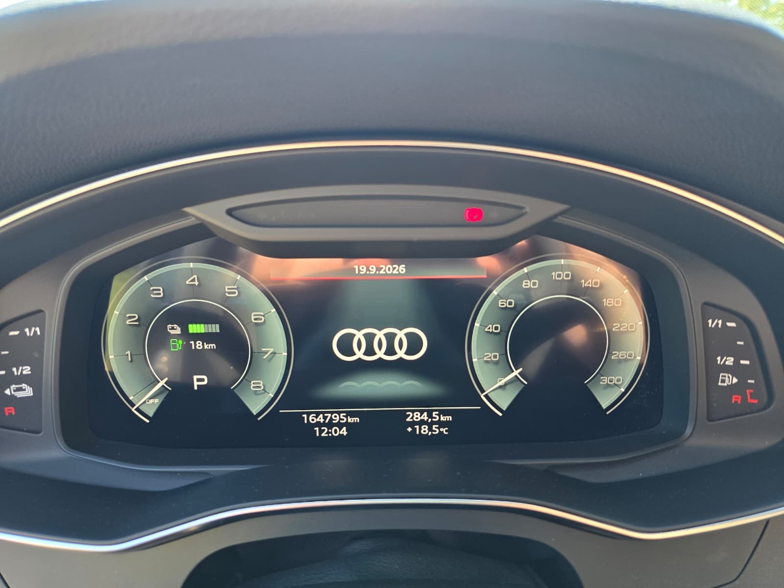 AUDI A6 Avant 55 TFSIe Sport quattro S-tronic-image-13